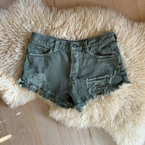 FREE PEOPLE LOVING GOOD VIBRATIONS DISTRESSED DENIM SHORT